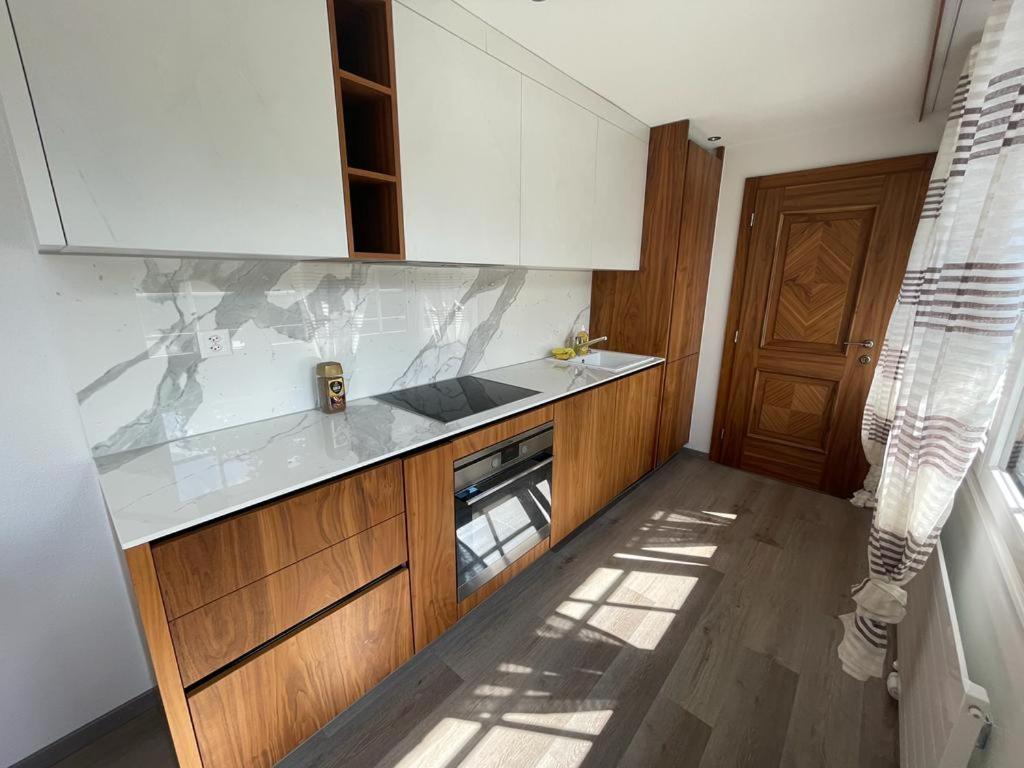 Moderne Einzigartige Wohnung In Altdorf Bagian luar foto